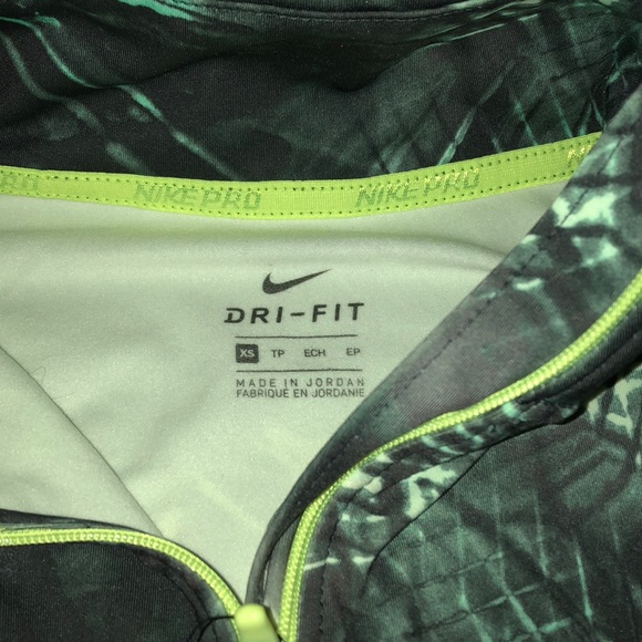 Nike long sleeve - Picture 4 of 4